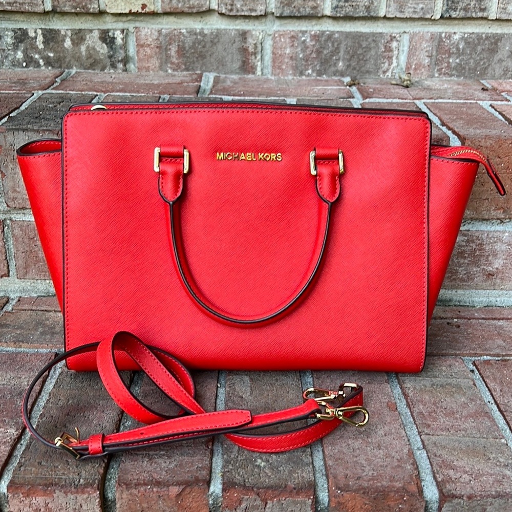 Michael Kors Mandrian Handbag
